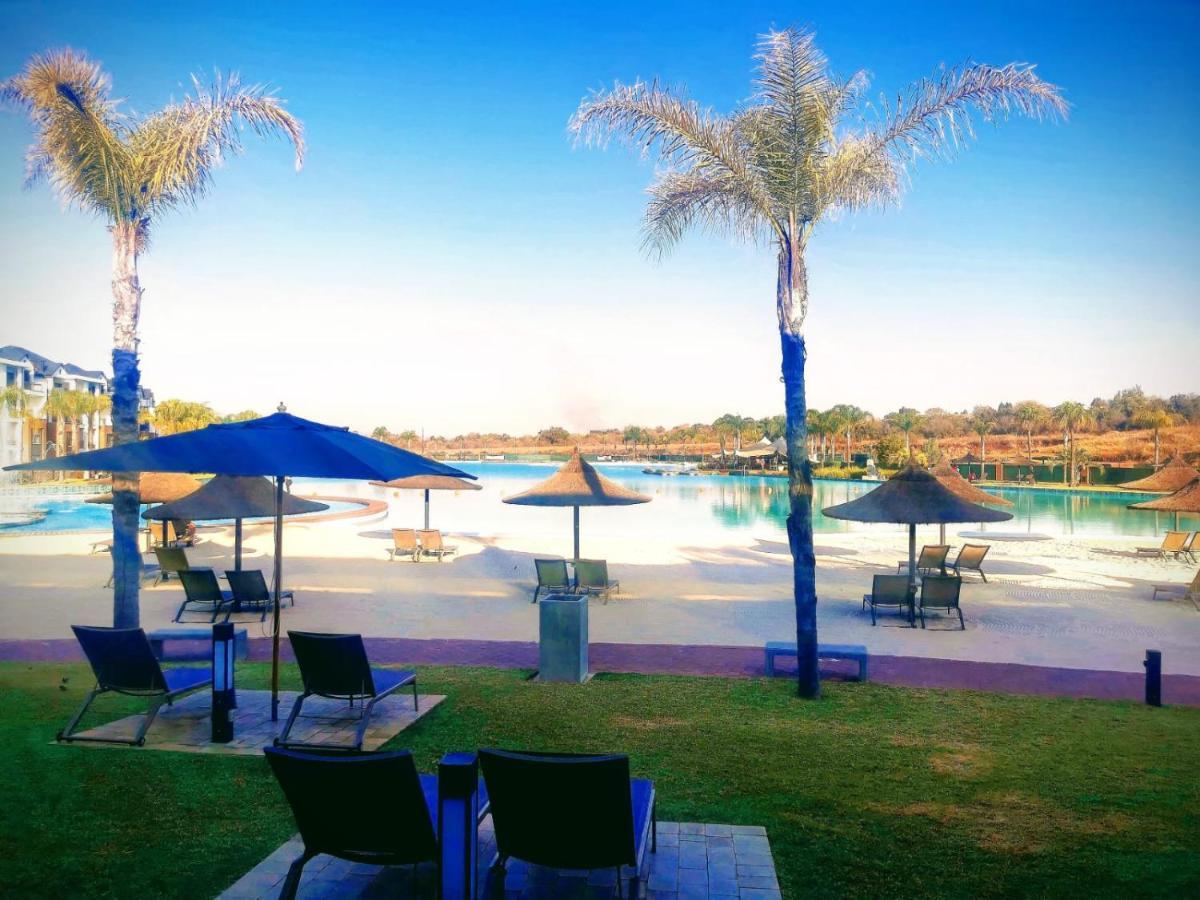 The Blyde Crystal Lagoon - Presidential Villa Pretoria-Noord 外观 照片